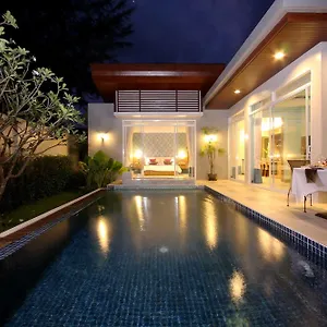 Apsara Beachfront Y Resort